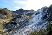 32 Vista sui bacini del Lago Grande (in basso) e Lago di Sopra (in alto)